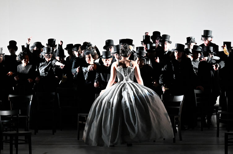 Theater Trier La Traviata Foto Martin Kaufhold (14)